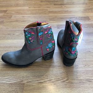 Old Gringo Mexicana Collection - Grey Floral NIB